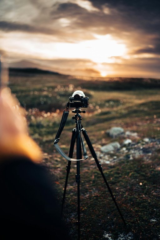 The Ultimate Guide to Selecting the Best Compact Camera Tripod for Photography Enthusiasts
